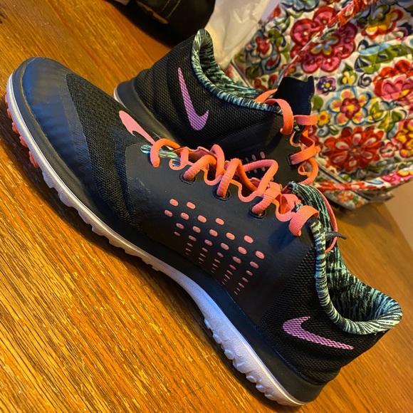 Nike Running Shoes - Picture 3 of 5